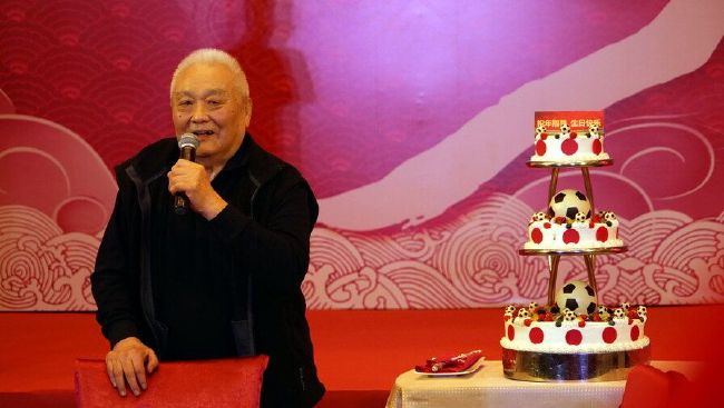 亚洲综合美腿丝国产一区